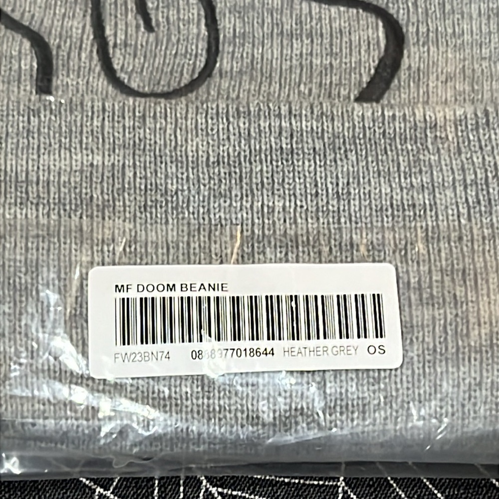 NWT FW23 SUPREME NEW YORK x MF DOOM LOGO BOGO HEATHER GREY BEANIE KNIT HAT RARE - Picture 3 of 5